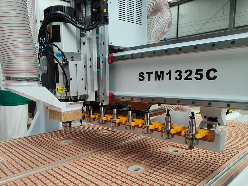 4x8直排式自動換刀數控雕刻機 4x8直排式自動換刀數控雕刻機