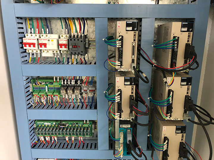 用于家具制造的專業數控木雕機