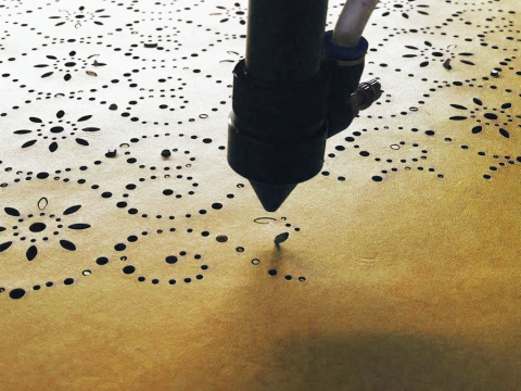 自動送料布料皮革激光切割機