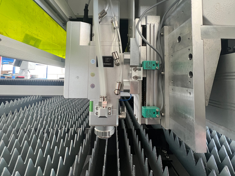 2025最便宜 4x8 光纖激光不銹鋼切割機 1500W