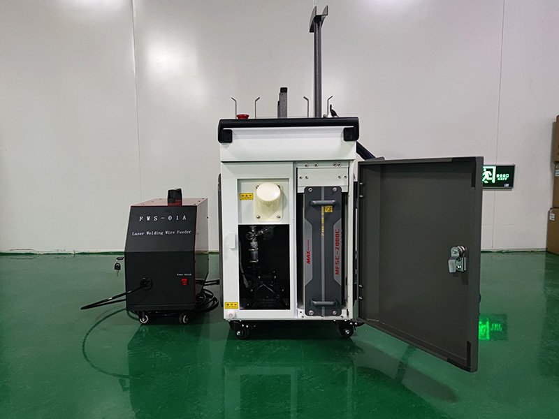 三合一手持式激光焊接、清洗、切割機(jī)