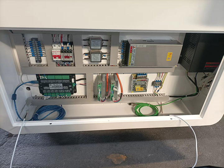 業余愛好激光切割機的控制箱和電源 業余愛好激光切割機的控制箱和電源