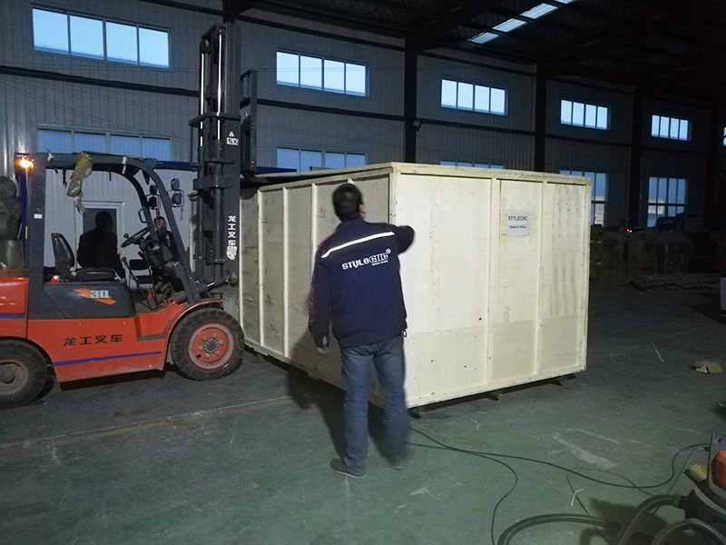 數(shù)控等離子管切割機包裝 數(shù)控等離子管切割機包裝