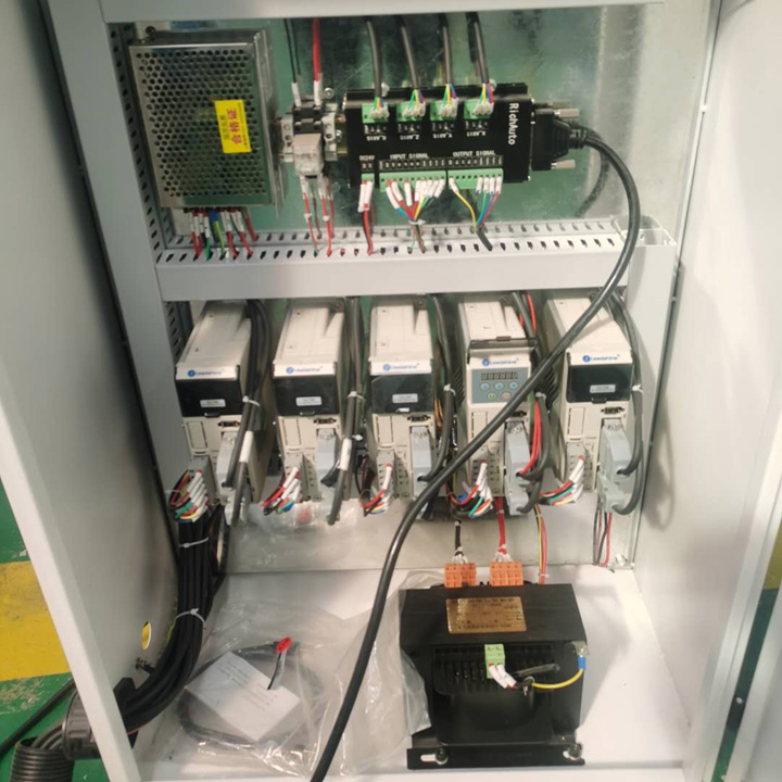 四軸數(shù)控木工雕刻機(jī)控制箱 四軸數(shù)控木工雕刻機(jī)控制箱