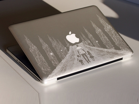 用于筆記本電腦打印的 MOPA 光纖激光打標機 用于筆記本電腦打印的 MOPA 光纖激光打標機