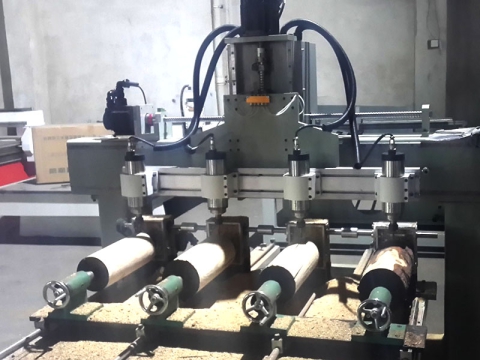 多頭數(shù)控雕刻機(jī)的特點(diǎn)和優(yōu)點(diǎn)