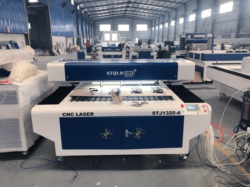 2025年暢銷產品 4x8 膠合板和中密度纖維板激光切割機