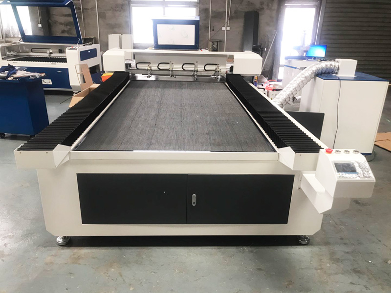 多頭 CO2 美國(guó)激光切割機(jī)