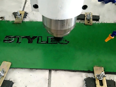 小型業余愛好數控銑床切割鋁板 小型業余愛好數控銑床切割鋁板