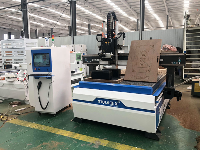 經濟實惠的數控木工雕刻機,適用于門制作項目 經濟實惠的數控木工雕刻機,適用于門制作項目