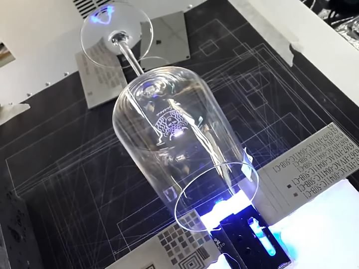 紫外激光雕刻機(jī) 紫外激光雕刻機(jī)