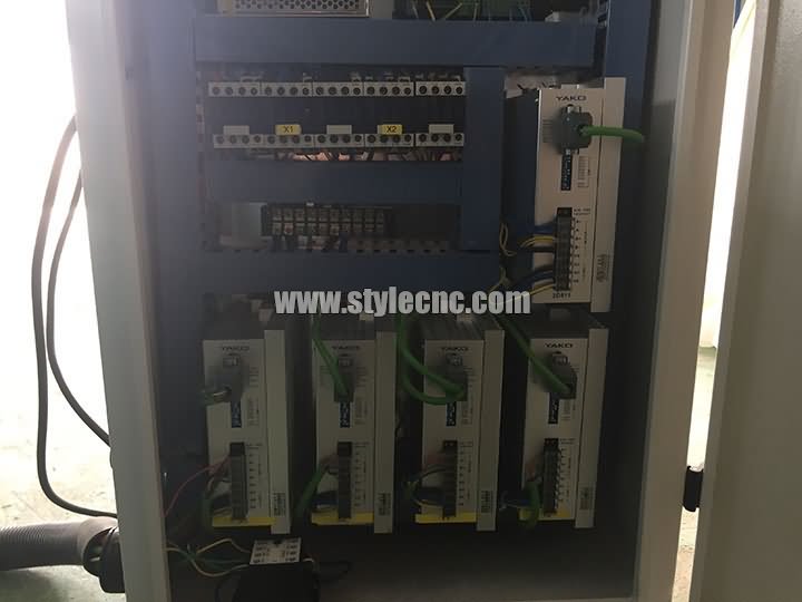 雅科數(shù)控雕刻機(jī)