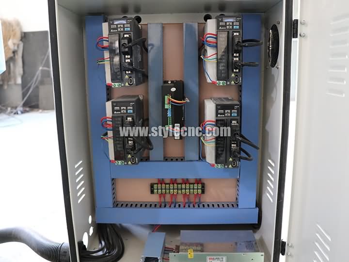 臺達四軸數控銑床伺服電機