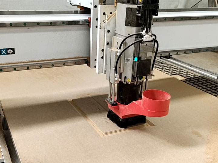 5x10 帶第四旋轉軸的數控木材加工中心現已發售