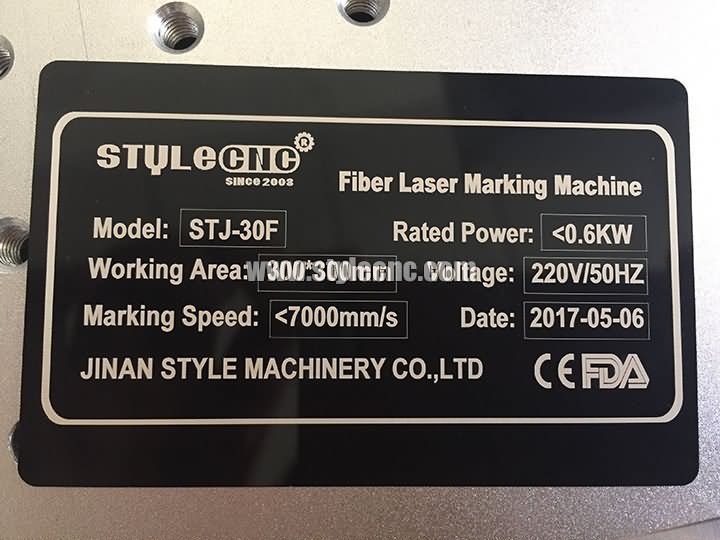 用于定制標(biāo)牌項(xiàng)目的光纖激光雕刻機(jī) 用于定制標(biāo)牌項(xiàng)目的光纖激光雕刻機(jī)