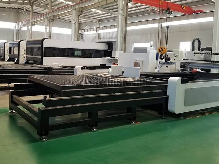 帶交換臺的光纖激光切割機(jī)