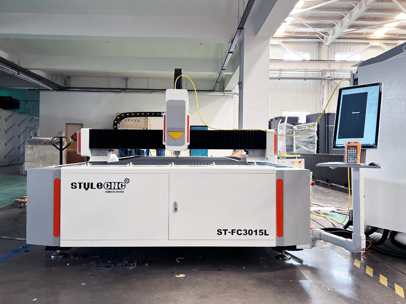 出售數控光纖激光鈑金切割機