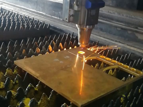 2000W 適用于銅和反光金屬的光纖激光切割機(jī) 2000W 適用于銅和反光金屬的光纖激光切割機(jī)