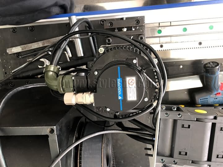 安川伺服電機(jī)