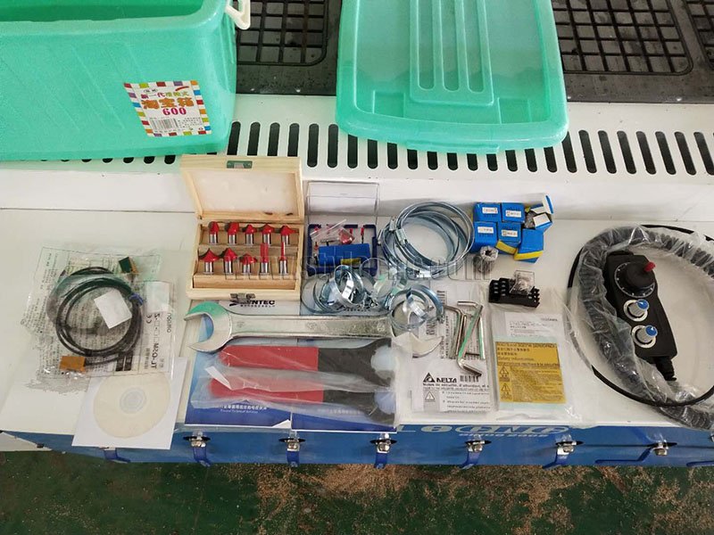 自動換刀數(shù)控雕刻機工具 自動換刀數(shù)控雕刻機工具