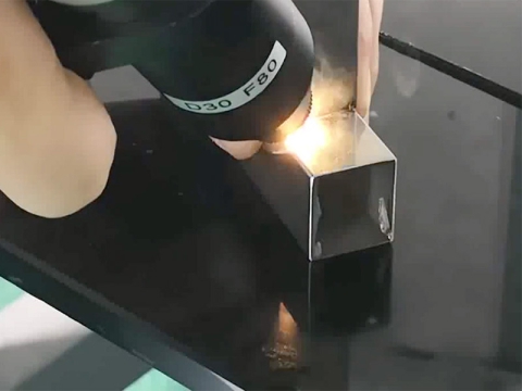 方形不銹鋼管激光焊接機(jī) 方形不銹鋼管激光焊接機(jī)