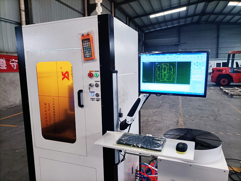 帶 PC 屏幕臂的工業計算機