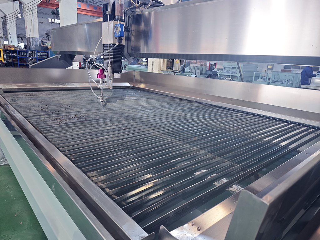 龍門式水射流切割工作臺(tái) 龍門式水射流切割工作臺(tái)