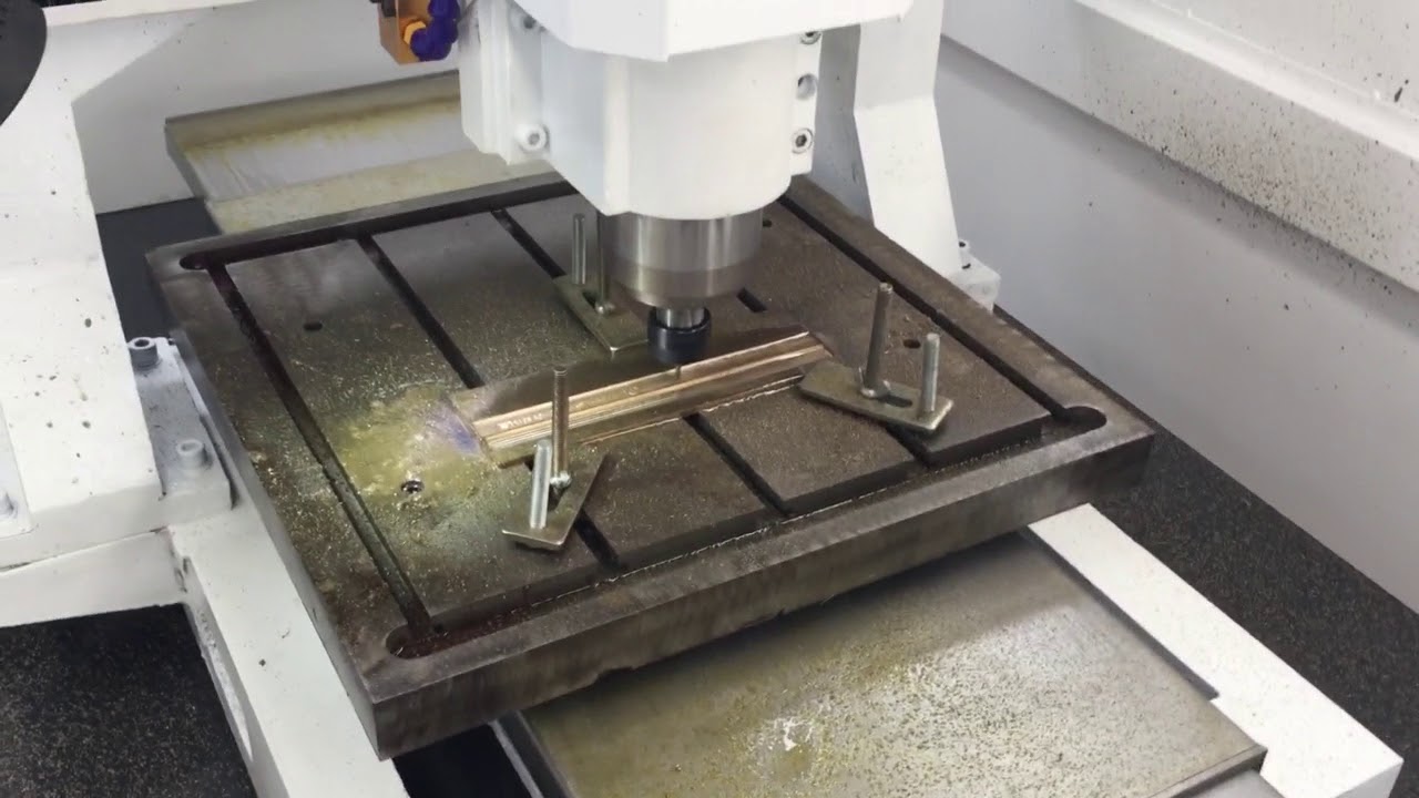 帶移動工作臺的黃銅、銅、金屬雕刻機(jī) 帶移動工作臺的黃銅、銅、金屬雕刻機(jī)