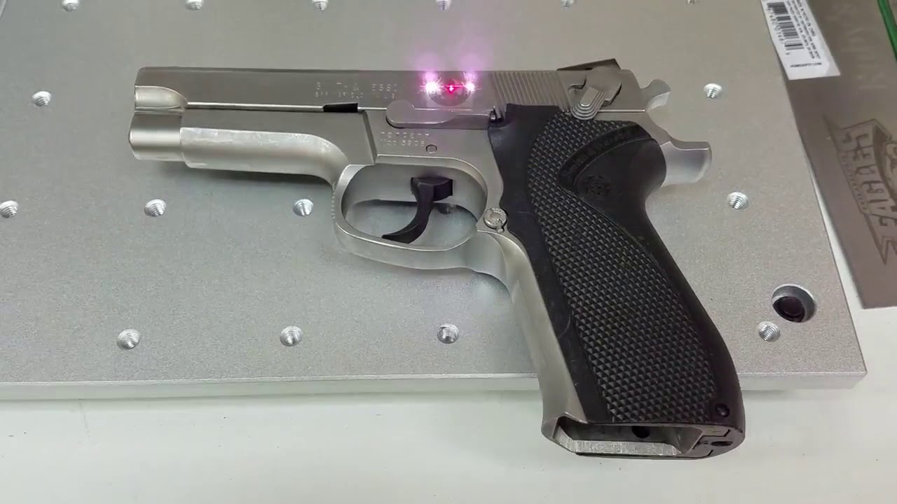 用于槍支和火器的光纖激光雕刻機 用于槍支和火器的光纖激光雕刻機