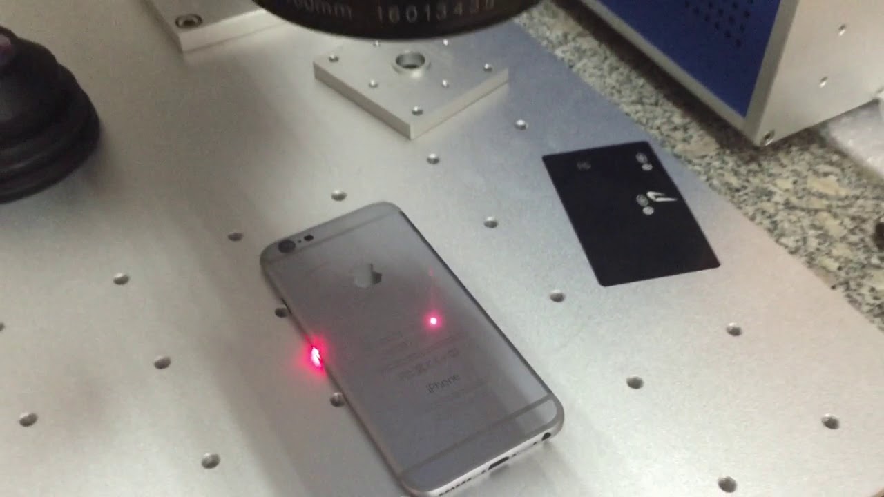 用于 iPhone 手機殼雕刻的光纖激光打標機 用于 iPhone 手機殼雕刻的光纖激光打標機