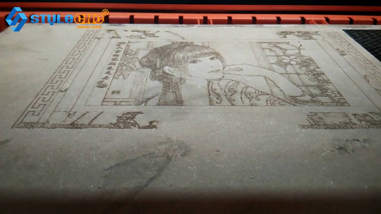 木制工藝品的自動激光雕刻照片和圖案